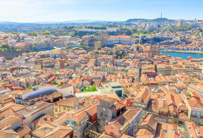 Da Porto a Lisbona - Fly, Drive & Sleep