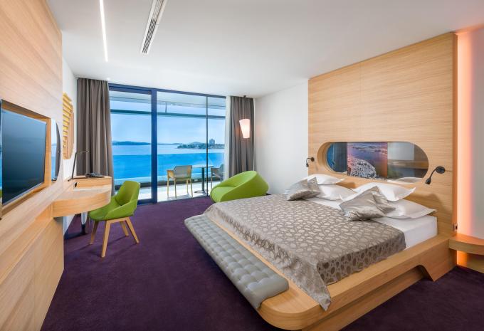 Exemple de chambre, chambre double «Deluxe avec balcon et vue sur la mer»