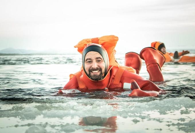 Schwimmen im Eismeer