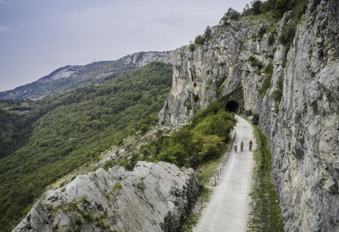 Sulla pista ciclabile della Parenzana dall'Italia alla Croazia - Tour in mountain bike