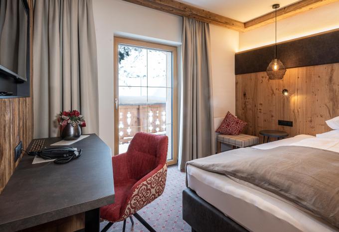 Exemple de chambre, chambre simple Confort avec vue sur la montagne «Grand Lit»