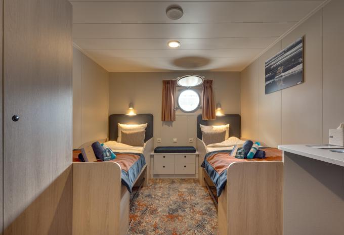 Kabinenbeispiel MS Plancius - Aussenkabine mit Bullauge