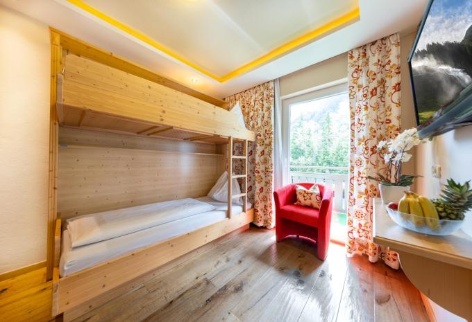 Zimmerbeispiel, Suite Balkon Familiensuite Zimmerbeispiel, Suite Balkon Familiensuite
