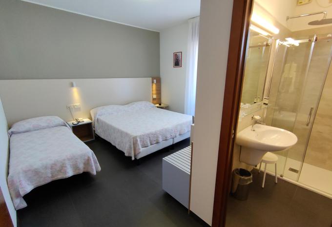 Esempio di camera, camera tripla Standard con balcone