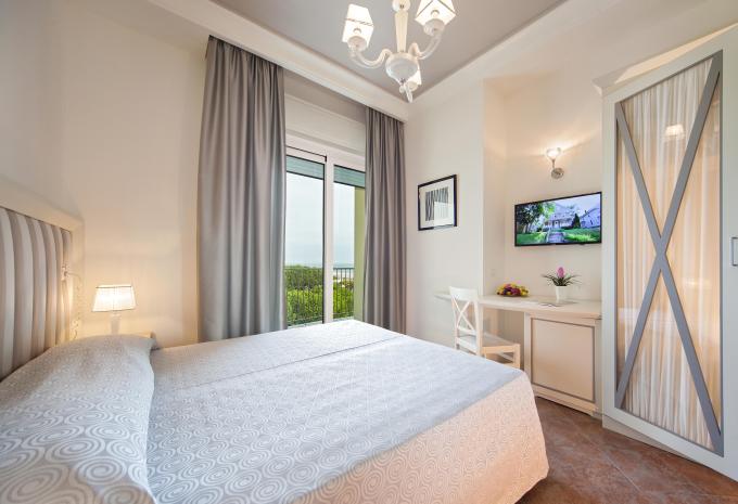 Beispiel Doppelzimmer Superior mit Balkon Beispiel Doppelzimmer Superior mit Balkon