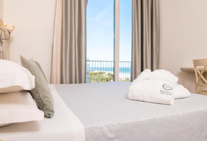 Beispiel Doppelzimmer Superior mit Balkon Beispiel Doppelzimmer Superior mit Balkon