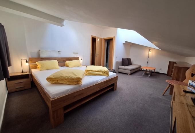 Exemple de chambre : chambre supérieure à plusieurs lits