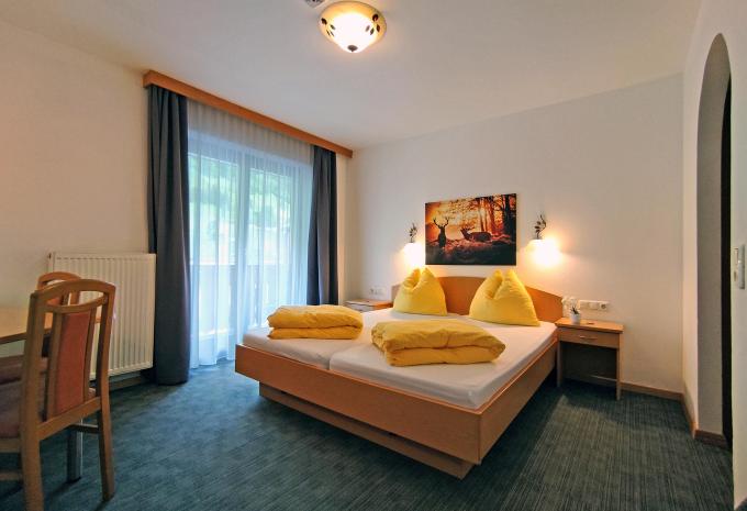 Exemple de chambre : chambre standard à plusieurs lits