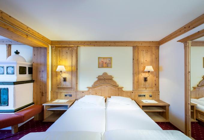 Exemple de chambre, chambre double «Deluxe Gorfenspitze de luxe» ou «Romantik»