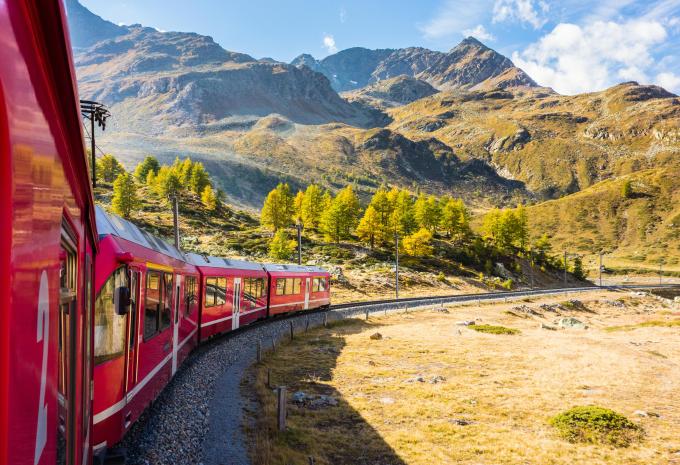 Con il Bernina Express dai ghiacciai alle palme - Tour in treno