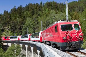Mit dem Glacier Express durch die Schweizer Alpen - Zugrundreise