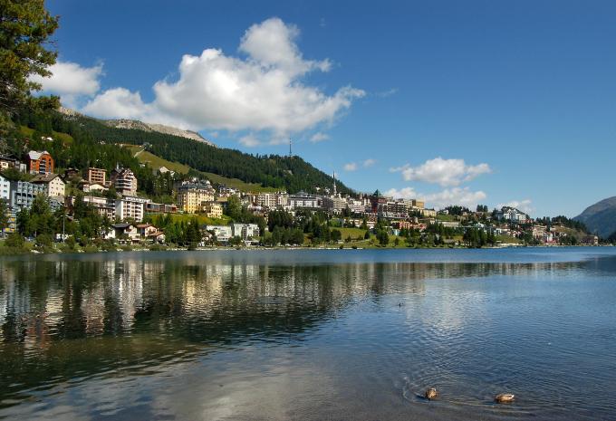 À bord du Glacier Express à travers les Alpes Suisses - Circuit en train