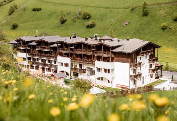 Hotel Almina Family & SPA, Racines