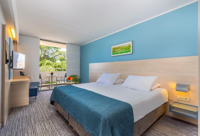 Exemple de chambre, chambre double supérieure côté parc avec balcon