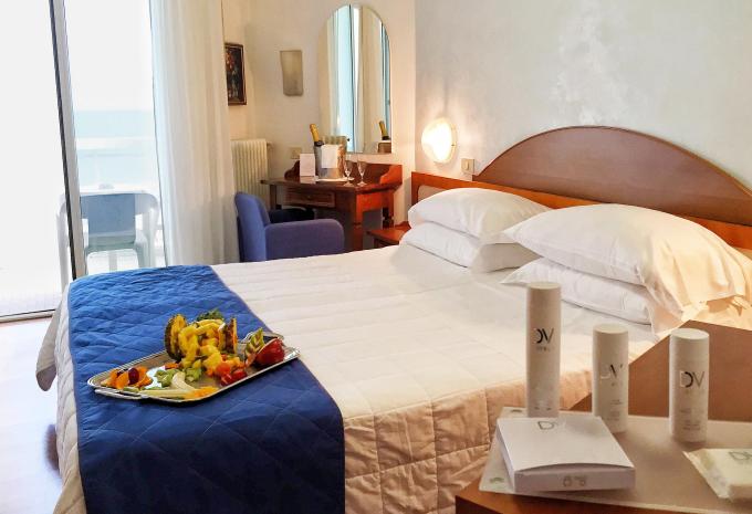 Exemple, chambre triple avec balcon « vue mer »