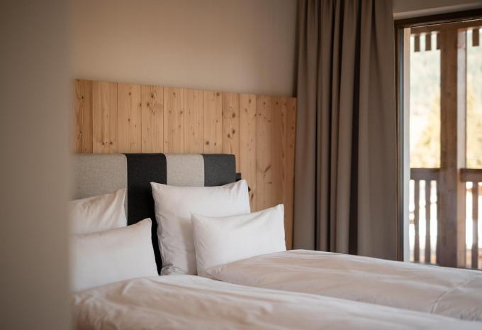 Zimmerbeispiel, Doppelzimmer Deluxe Balkon «Diana»