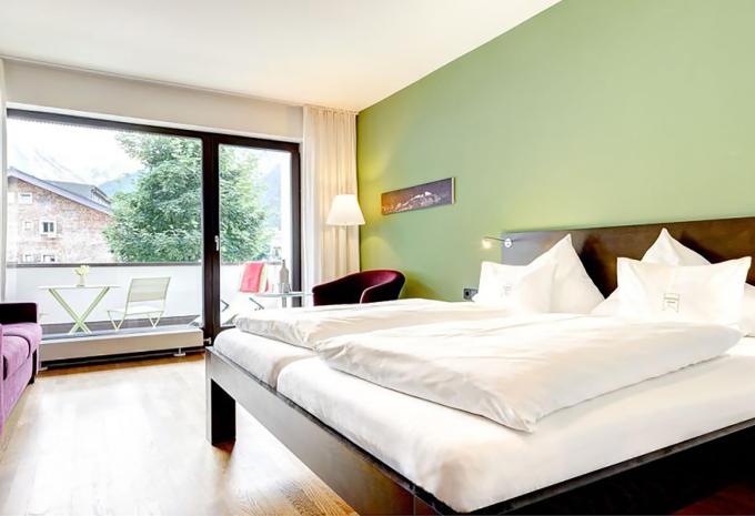 Zimmerbeispiel, Doppelzimmer Balkon «Palüd»