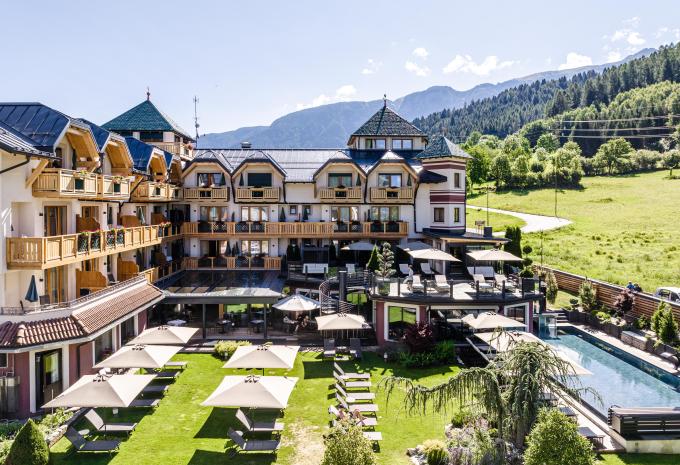 Tevini Dolomites Charming Hotel, Commezzadura