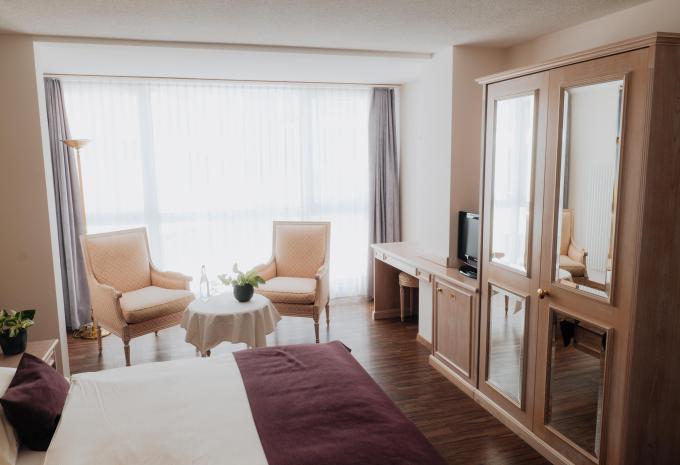 Esempio di camera, camera doppia con balcone esposto a sud e vista sul ghiacciaio