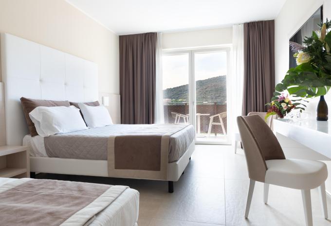 Beispiel, Dreibettzimmer Superior Balkon