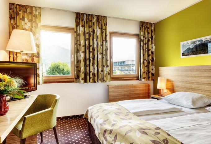 Esempio di camera, Camera doppia Standard