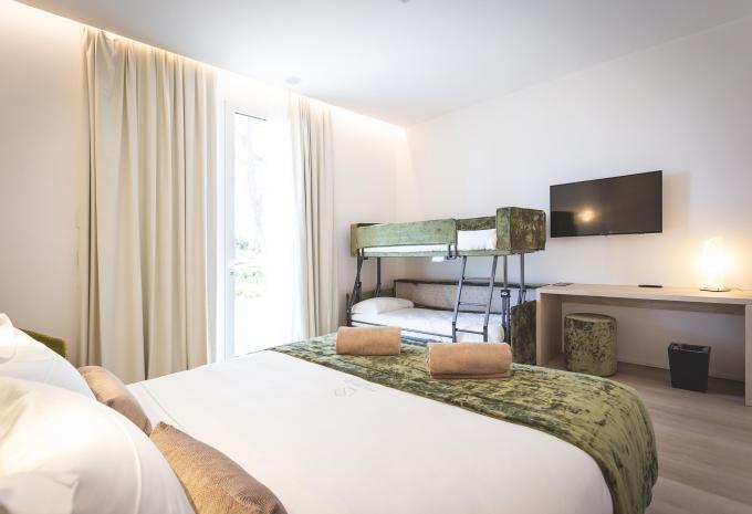 Esempio, camera quadrupla superior