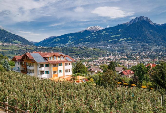 Landhaus Hotel Kristall, Marlengo 