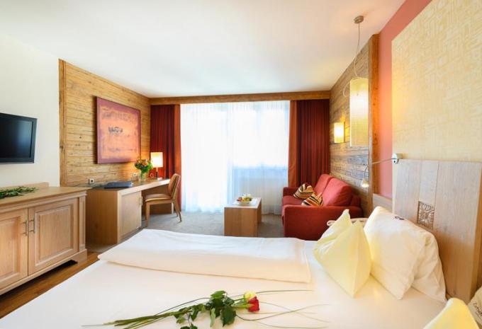 Exemple de chambre Chambre de 3 lits Deluxe avec balcon/terrasse «De Luxe/Royal»