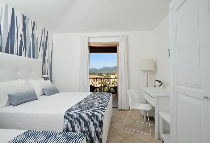 Zimmerbeispiel Dreibettzimmer „Standard Balkon/Terrasse“