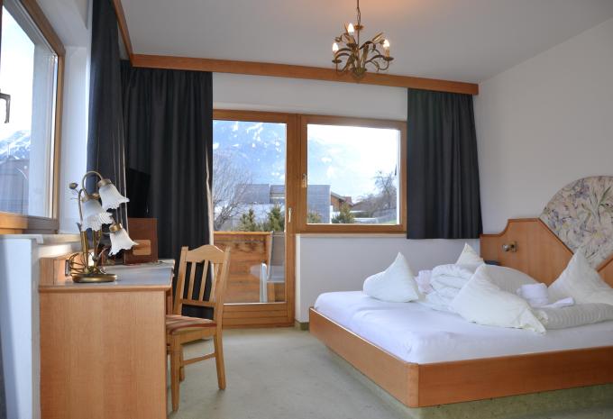 Zimmerbeispiel, Vierbettzimmer Balkon Komfortzimmer