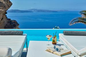 Villaki Oia*****