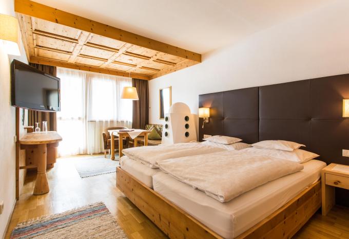 Zimmerbeispiel, Doppelzimmer Balkon «Almhof 4*S»