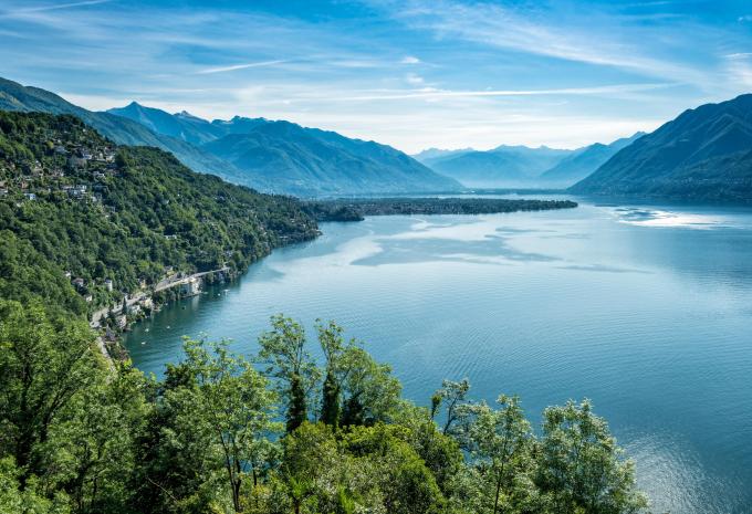 Lago Maggiore zwischen der Schweiz und Italien